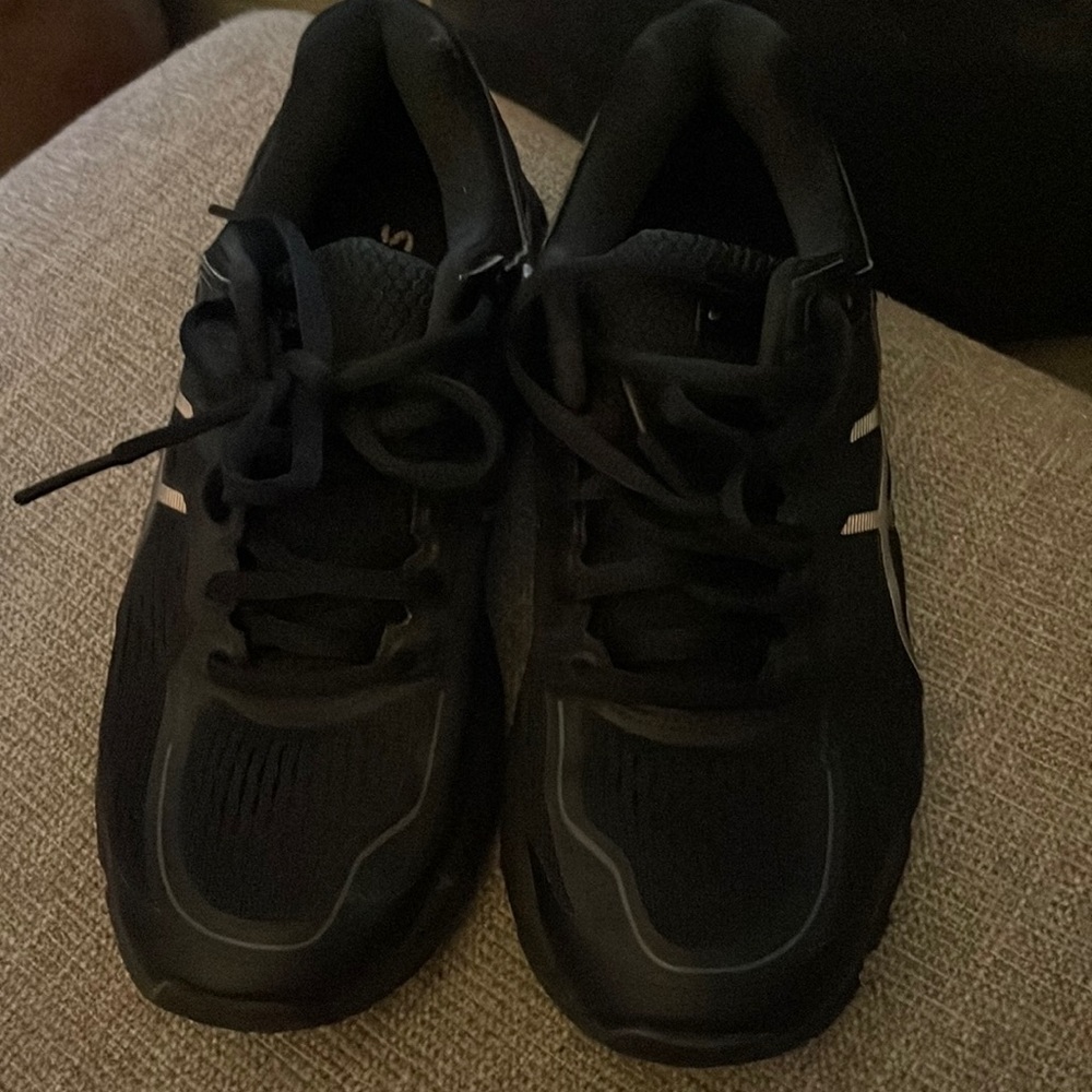 ASICS Black shoe